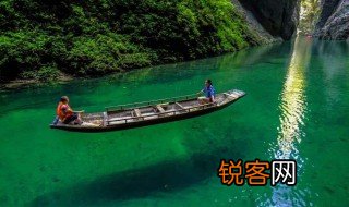 上善若水厚德载物 的含义 关于上善若水厚德载物的含义