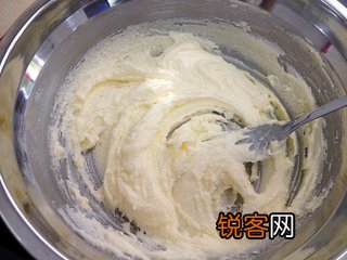 西梅葡萄干蛋糕的做法