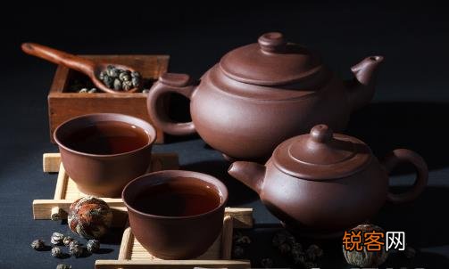 杯中茶垢不除危害大 日常除垢食物帮你清除干净