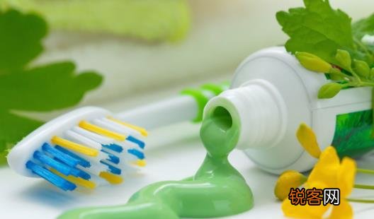 牙膏的妙用有很多 牙膏在生活中的13个特别用途
