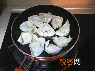 蛋煎馄饨的做法
