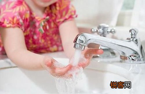 红眼病高发时节，真的看一眼就得红眼病？