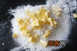 焦糖香蕉派的做法