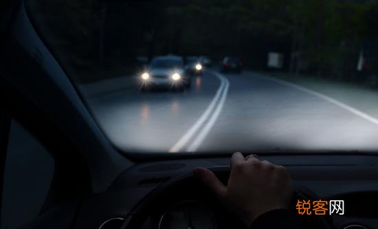 夜间安全开车的十三个要点 夜间行车时灯光使用的误区