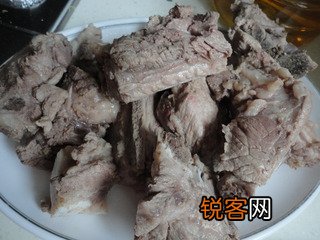 山药香菇烧排骨的做法