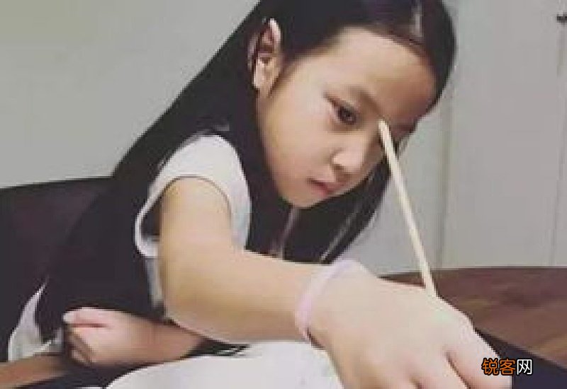 为何50+魅力不减 丝毫不输女儿 看穿搭就知道了 值得收藏