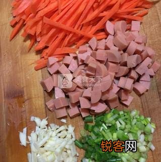 胡萝卜炒饭的做法