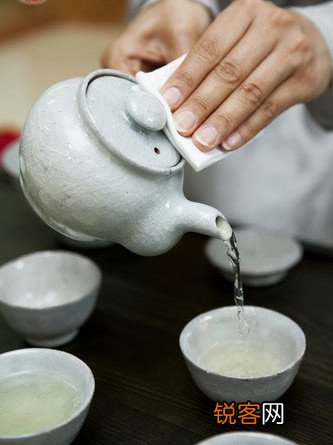 一杯白开水搞定N种病这样喝水最有用