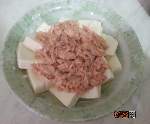 凉拌鲔鱼豆腐