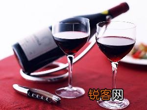 浅色地毯上的红酒渍怎么洗？怎样去除红酒渍
