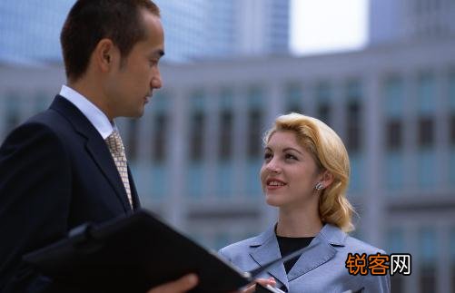 教你如何调教办公室的臭美女人