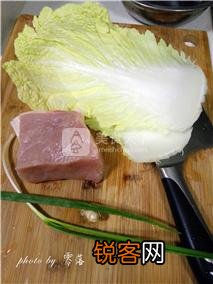 白菜猪肉锅贴的做法