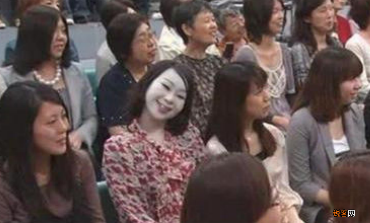 日本诡异歪头姐真实存在吗 歪头女恐怖图片