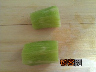 蚝汁老干妈翡翠条的做法
