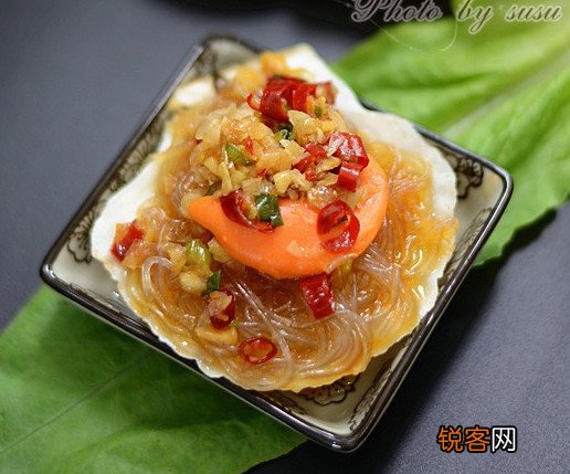 家常蒜蓉粉丝蒸扇贝