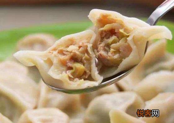 大年三十吃饺子吃素馅还是荤馅饺子 大年三十什么时候吃饺子好