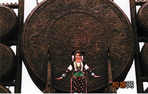 苗族神鼓，神秘的额鼓点，苗族舞鼓点