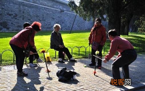 老年人旅游需要做什么准备，老年人出去旅游需要准备什么
