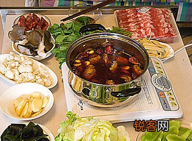 聚餐吃火锅注意“五少” 多吃去火“三宝”