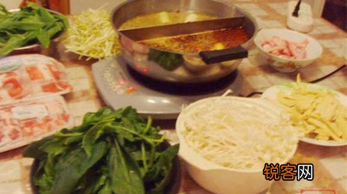 聚餐吃火锅注意“五少” 多吃去火“三宝”