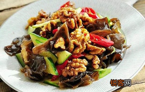 女性闭经如何调理呢？饮食疗方调理闭经效果好