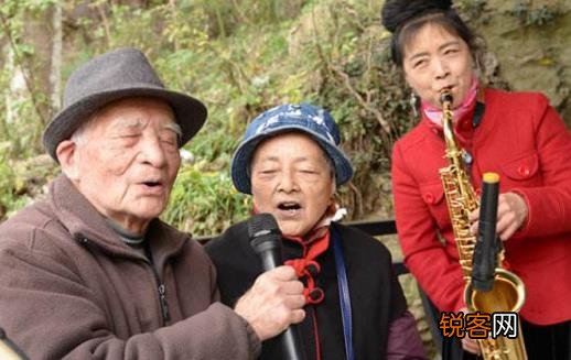 唱歌不仅有益身心健康 更是老年人养生的一大法宝