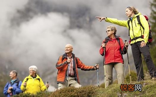 老人经常旅游缓解孤独寂寞 老人旅游的注意事项