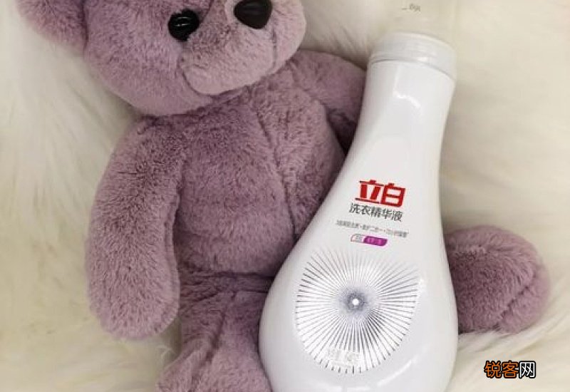 羽绒服衣领油渍的清除方法