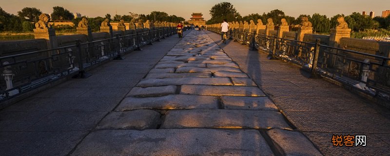 卢沟桥的狮子第二自然段的中心句 卢沟桥的狮子第二自然段的中心句是什么