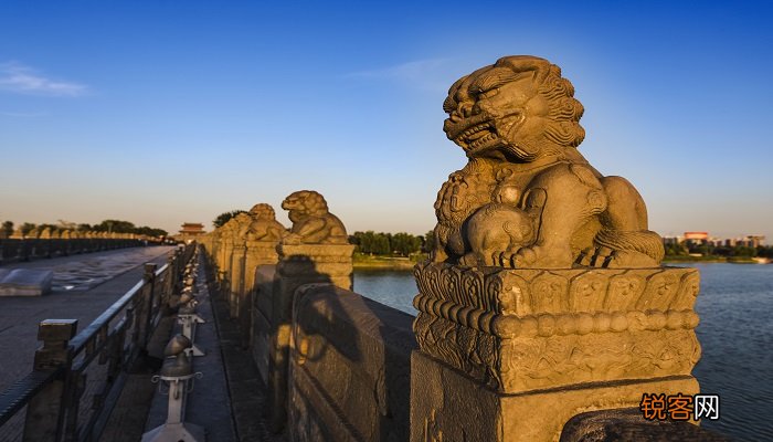 卢沟桥的狮子第二自然段的中心句 卢沟桥的狮子第二自然段的中心句是什么