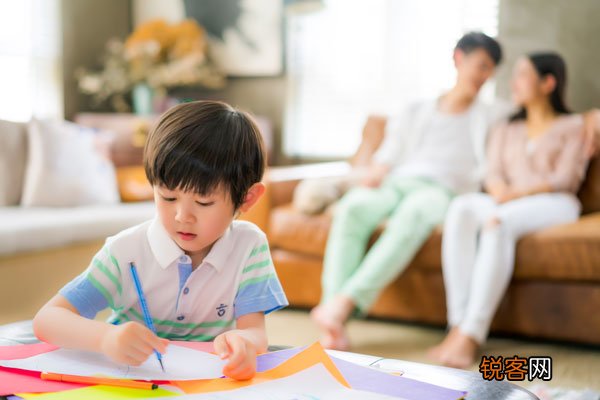 家长如何培养孩子的独处能力 怎么锻炼小孩独处能力