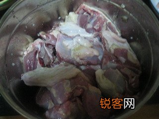 土豆焖鸭的做法
