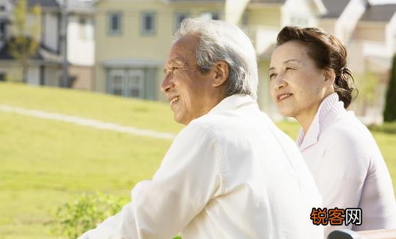 幸福感强的10种老人 与乐观者为伍老人的生活满意度更高