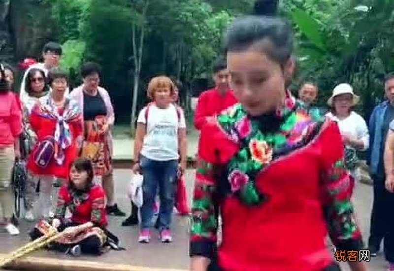 跳竹竿舞的是哪些少数民族