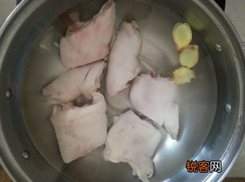花生炒猪脚