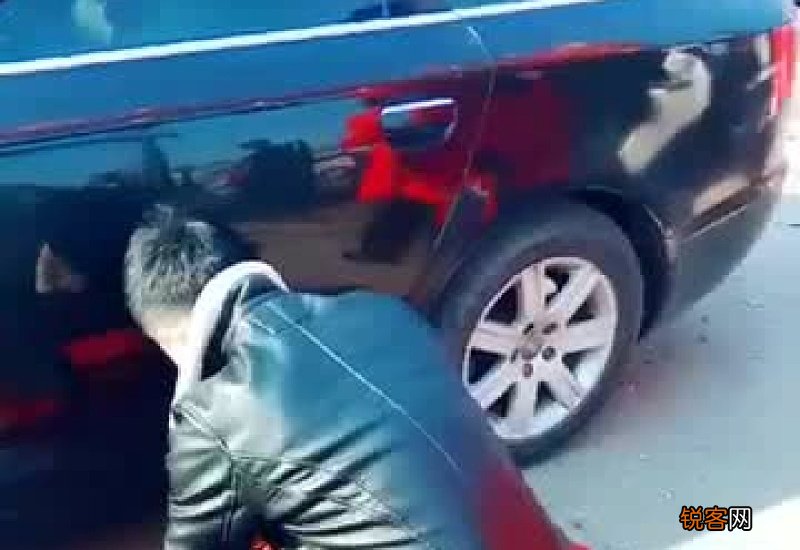 结婚为什么要踩金砖