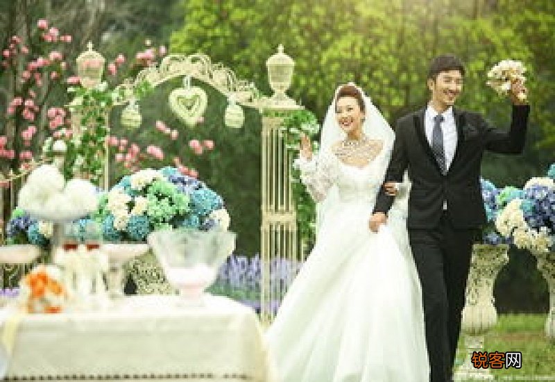 西式婚礼可以穿婚纱吗