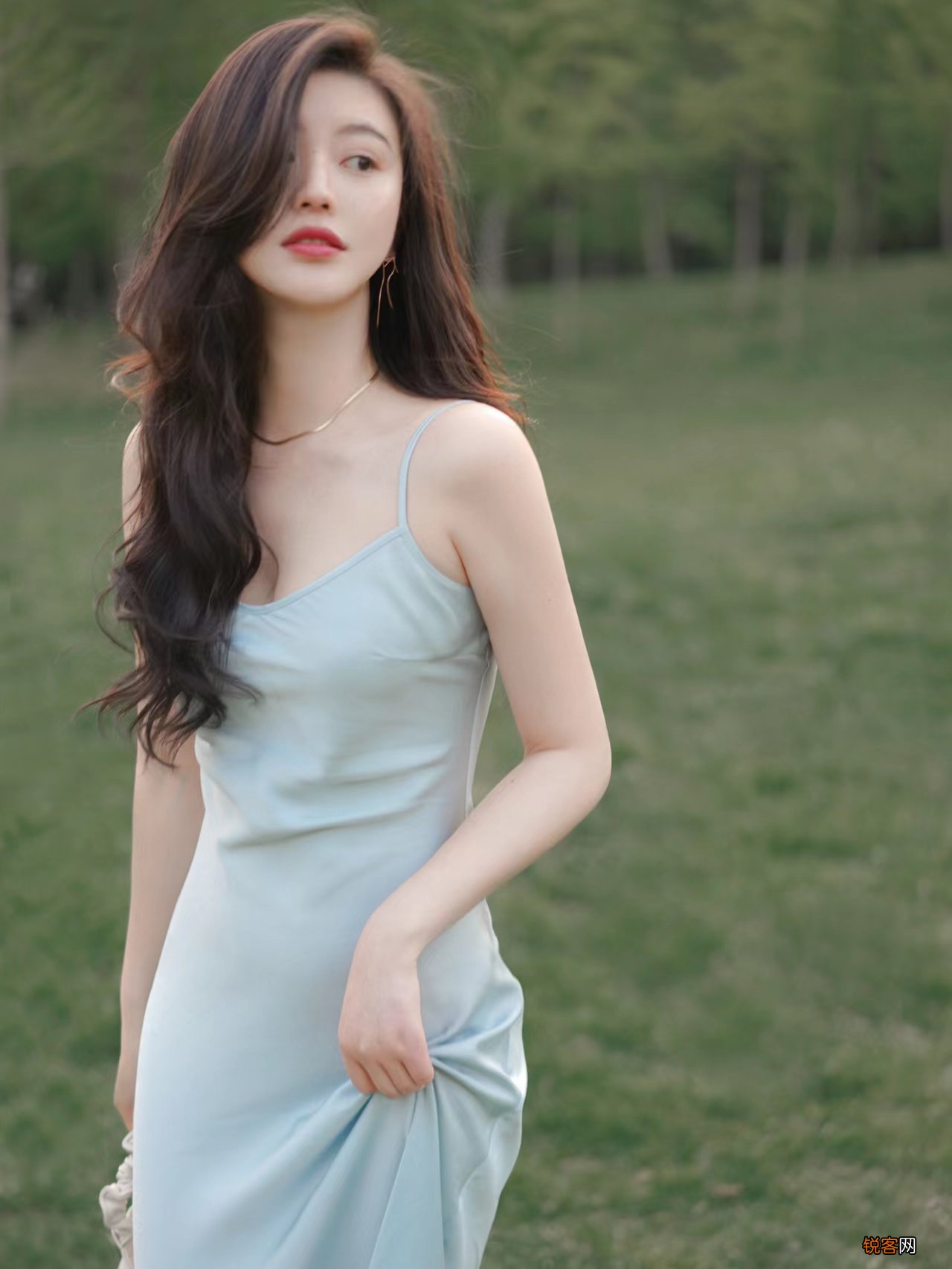 穿裙子如何拍的气质又漂亮