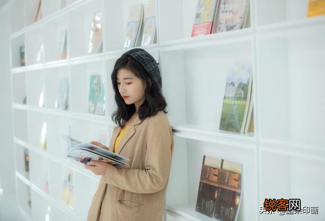人像摄影,站姿可以靠着扶着哪些地方?