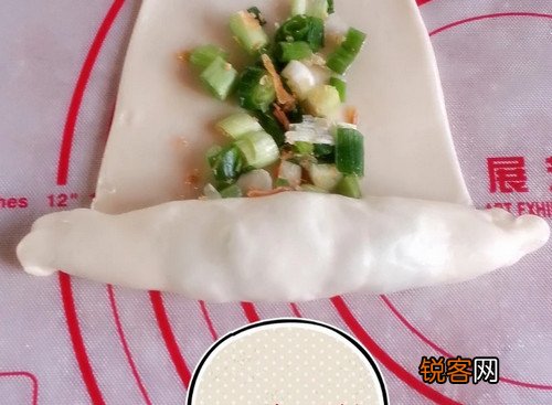 酸菜红葱蛋葱油饼