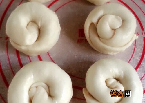 酸菜红葱蛋葱油饼