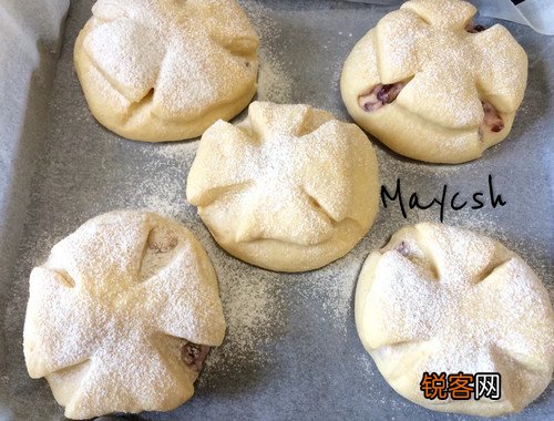 红豆乳酪风车面包