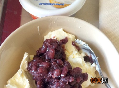 红豆乳酪风车面包