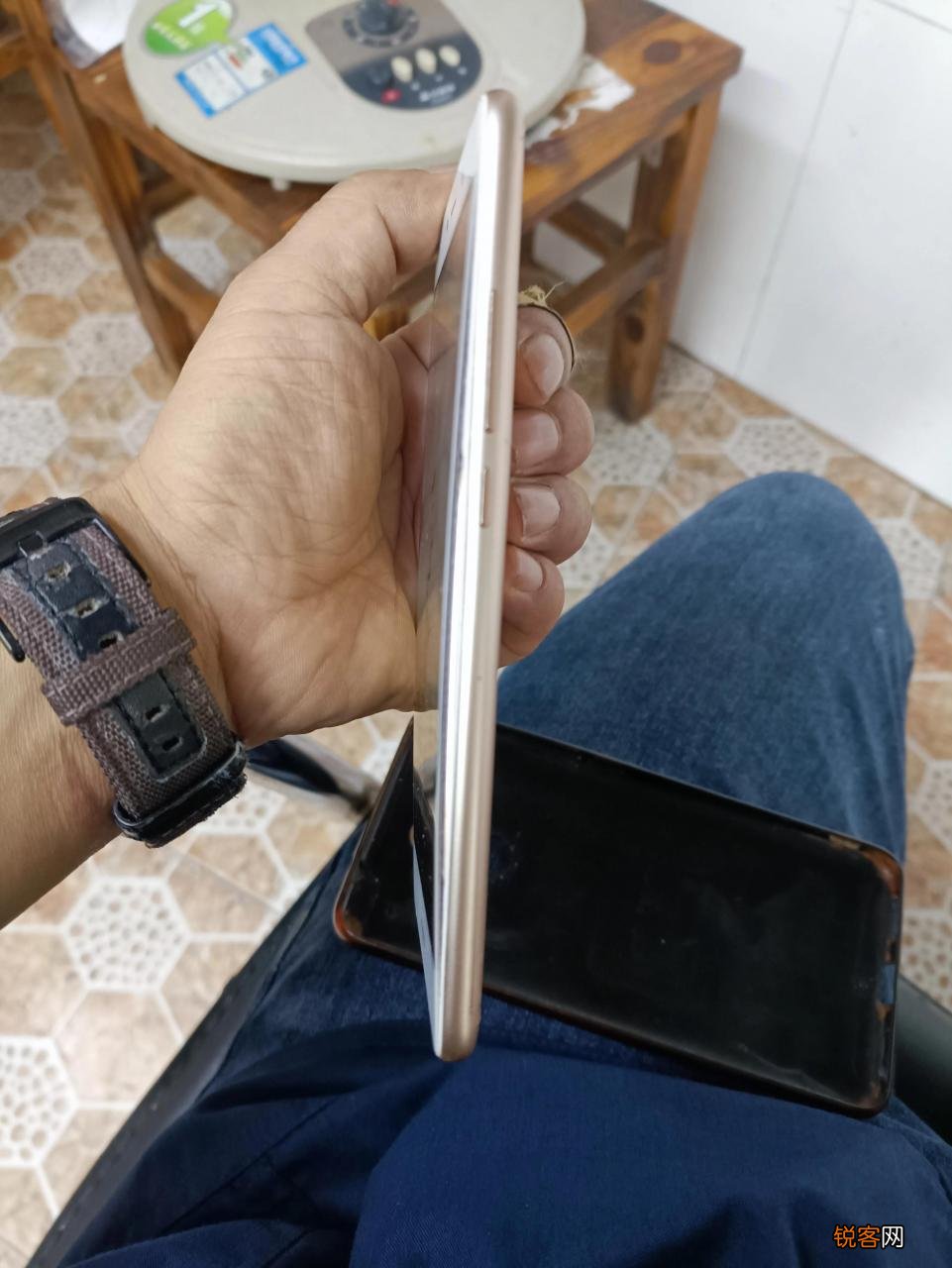 7plus能升级鸿蒙系统吗 华为畅享7PLUS实体店多少钱