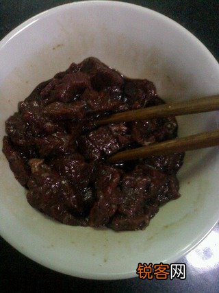 牛肉炒土豆的做法
