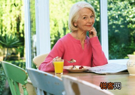 防骨质疏松 瘦老太太骨头最脆
