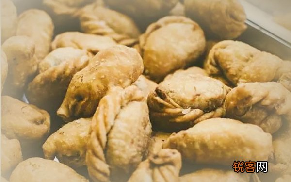 糍粑用油煎后蘸糖就是儿时的味道
