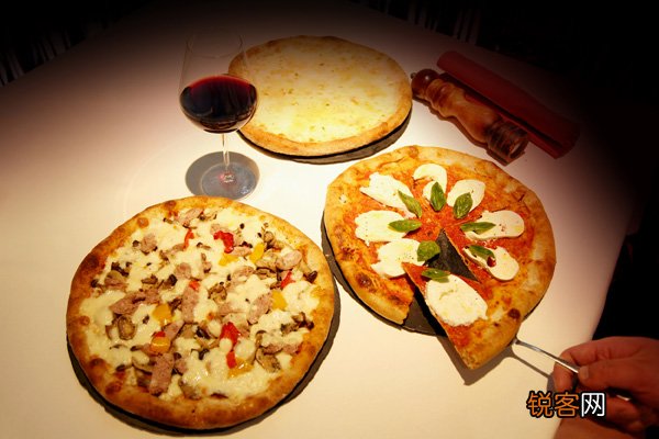 欢庆新年，George’s Bar & Restaurant 全新主题之夜