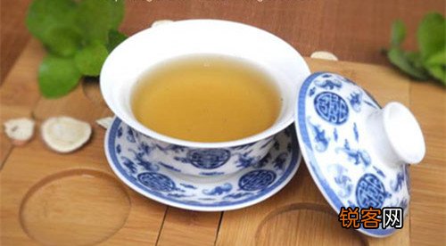 热茶是防暑的良好饮料