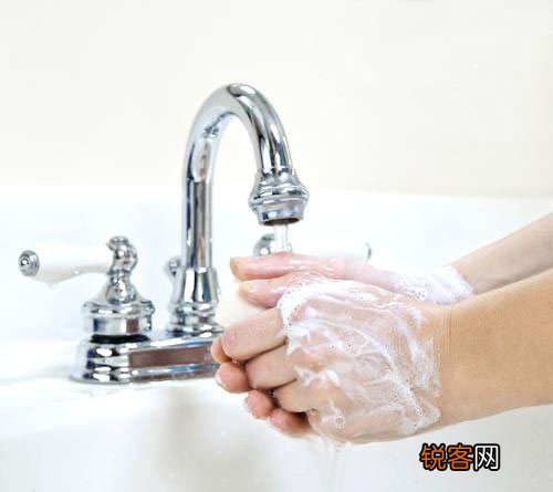 早上起床喝5种水损害健康